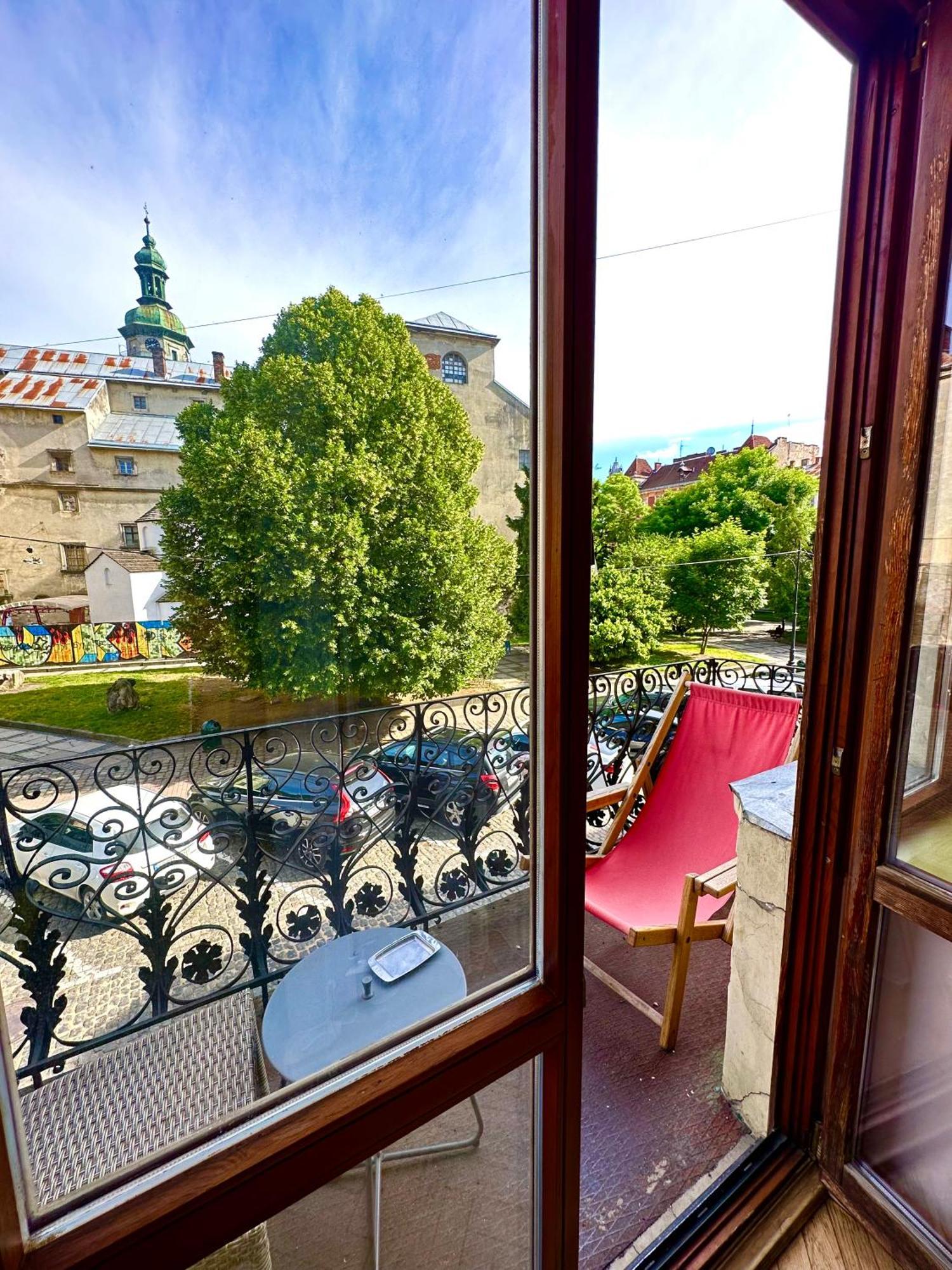 Romantic Apartments - Оn Valova Street Lviv Dış mekan fotoğraf
