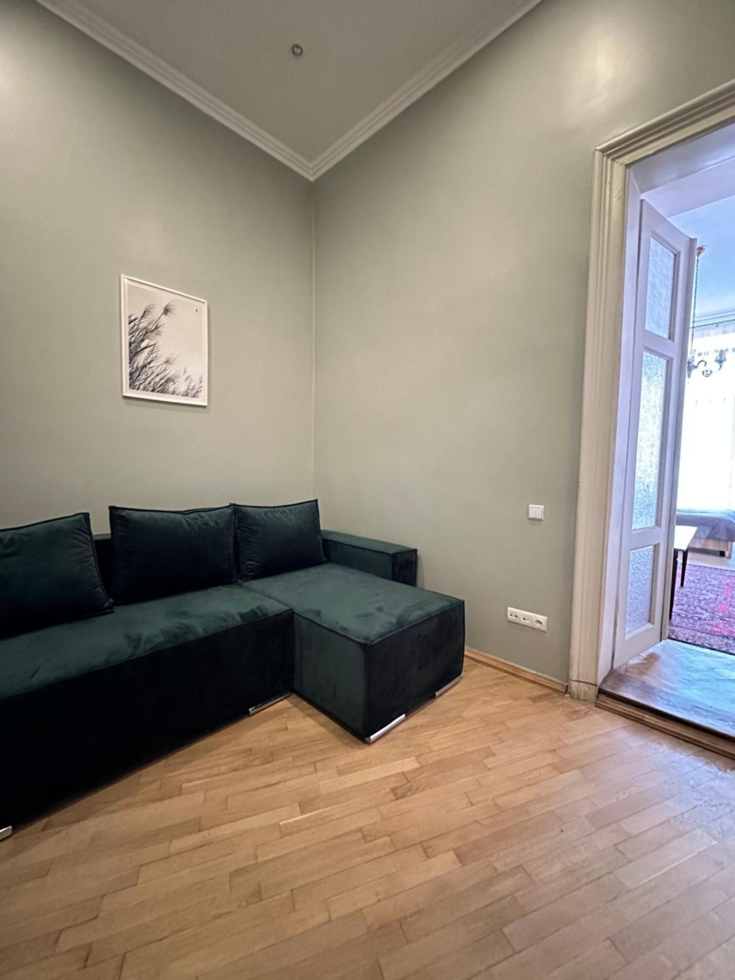 Romantic Apartments - Оn Valova Street Lviv Dış mekan fotoğraf