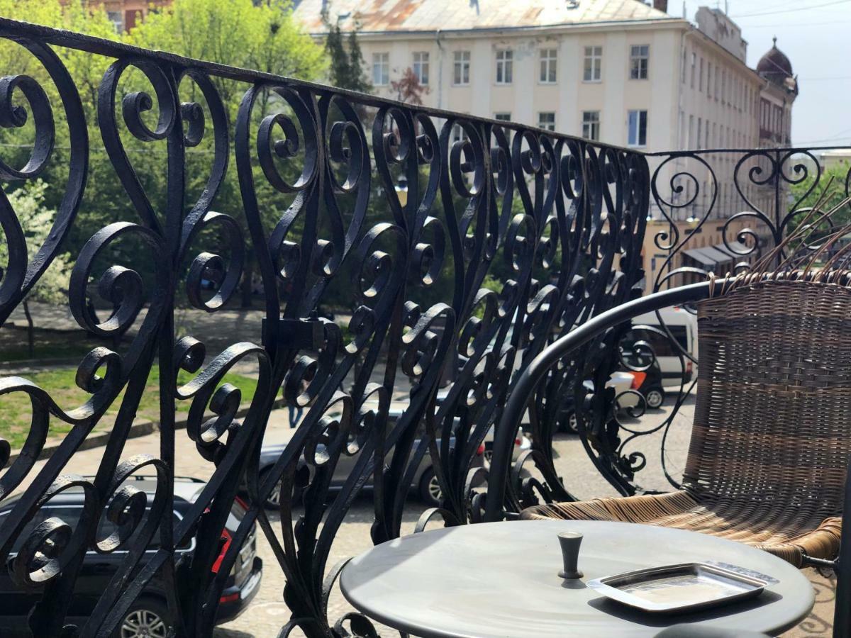 Romantic Apartments - Оn Valova Street Lviv Dış mekan fotoğraf